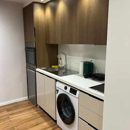 - Myslym Shyri Apartmán *